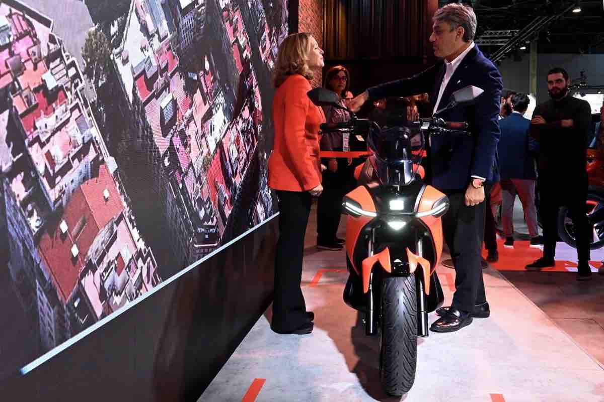 seat e-scooter stop produzione moto
