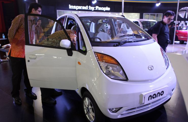 Auto economica Tata Nano